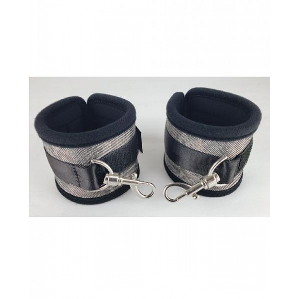 Spartacus Wrist Restraints: Neoprene Silver